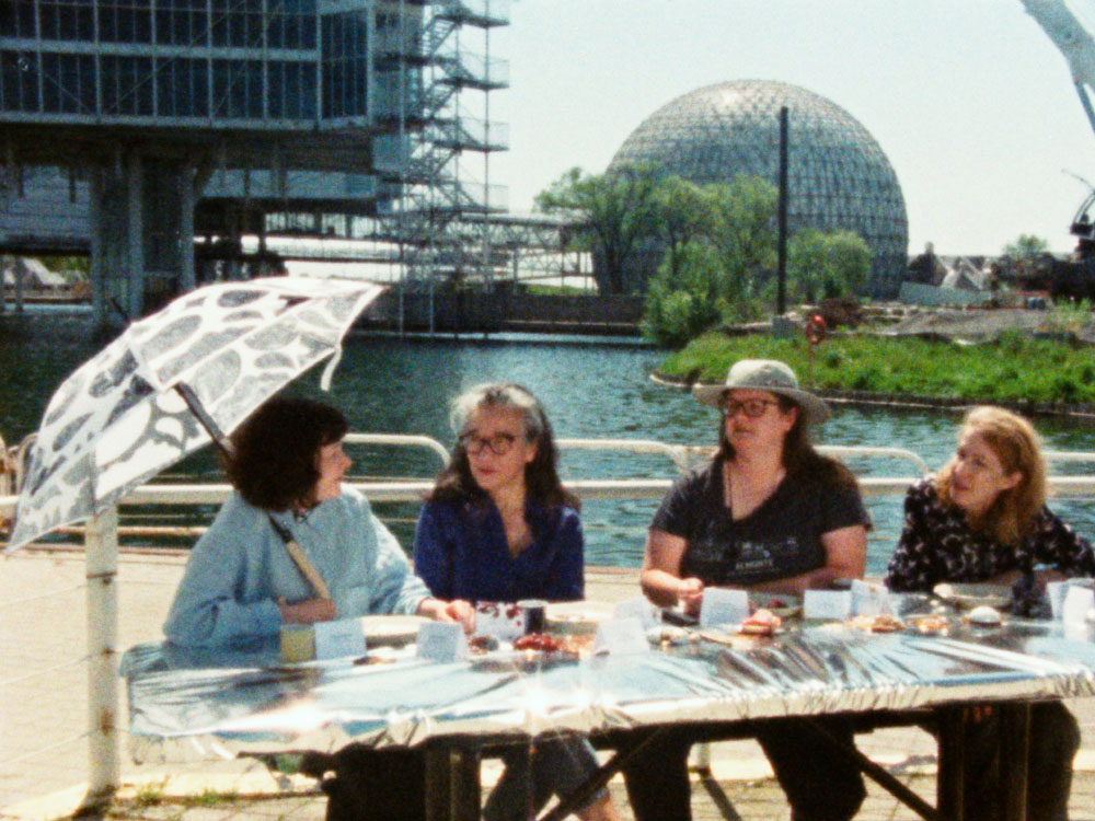 Filmstill from MAXI